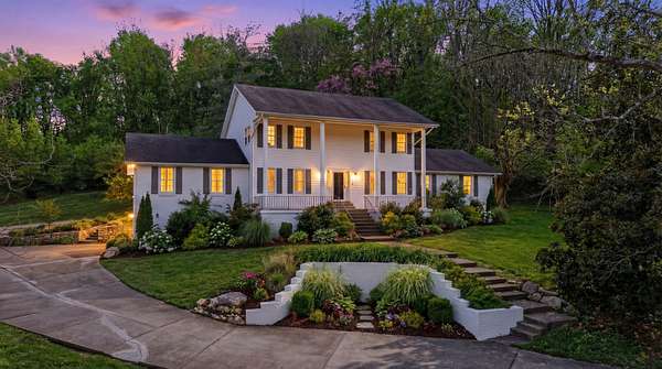 3 Acres of Land with Home for Sale in Franklin, Tennessee