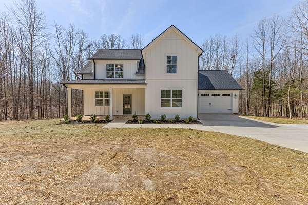 1.5 Acres of Land with Home for Sale in Dickson, Tennessee