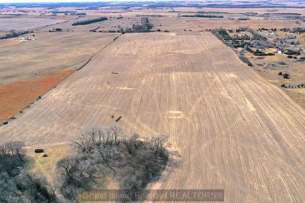 68.3 Acres of Agricultural & Residential Land for Sale in St. Paul, Nebraska