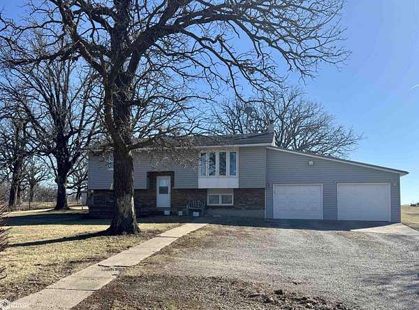 11 Acres of Land with Home for Sale in Chariton, Iowa