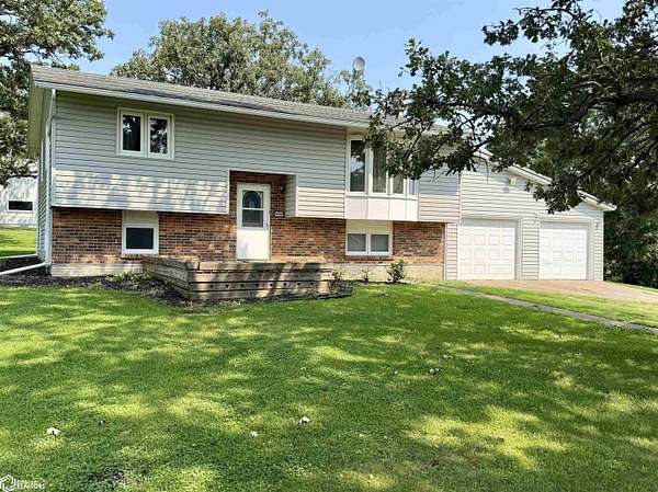 11 Acres of Land with Home for Sale in Chariton, Iowa