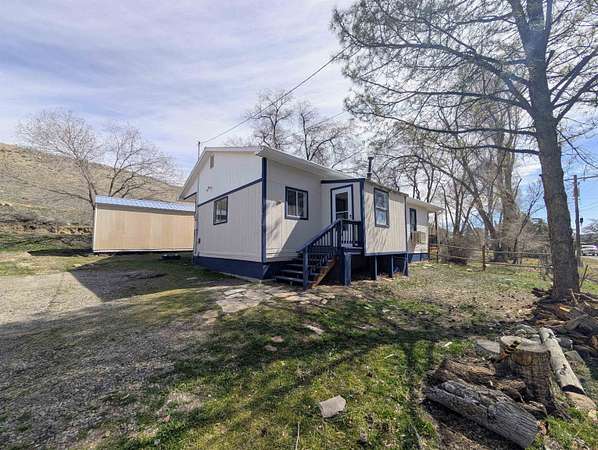 1.59 Acres of Land with Home for Sale in Montrose, Colorado