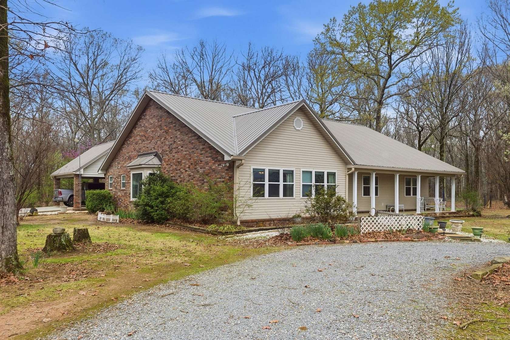 20.8 Acres of Recreational Land with Home for Sale in Carlisle, Arkansas