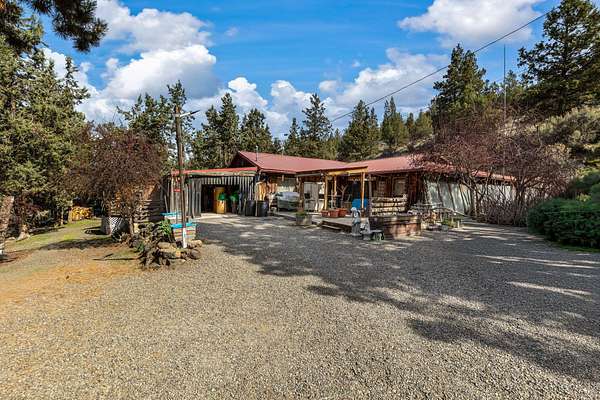 5 Acres of Land with Home for Sale in Prineville, Oregon