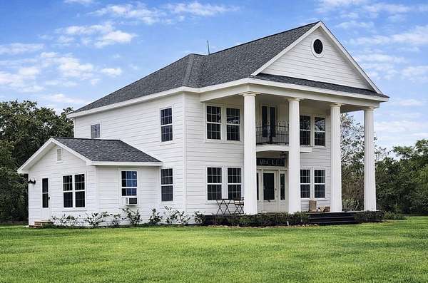 13.7 Acres of Land with Home for Sale in Cove, Texas