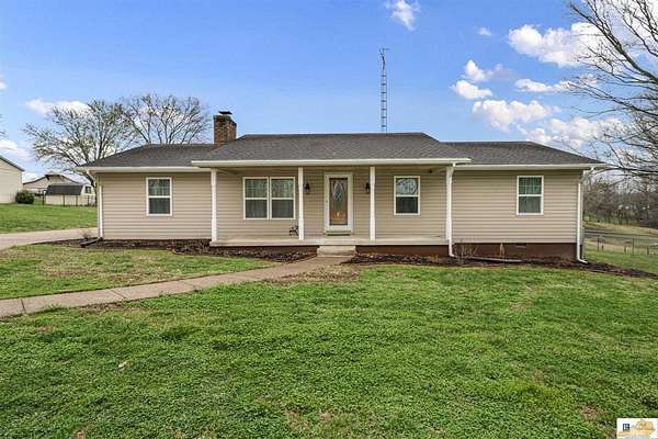 2.88 Acres of Land with Home for Sale in Bowling Green, Kentucky