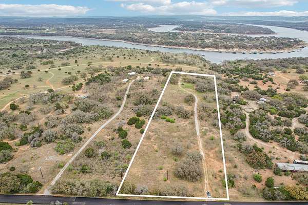 10 Acres of Land for Sale in Spicewood, Texas