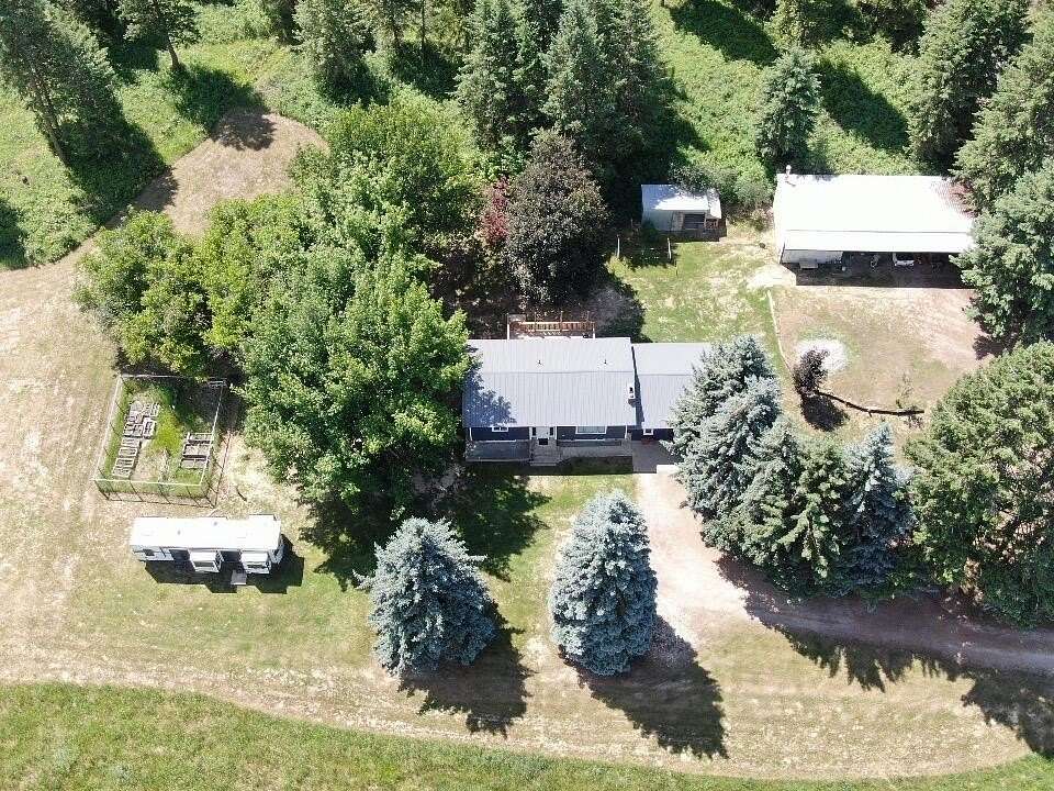 14.3 Acres of Recreational Land with Home for Sale in Kettle Falls, Washington