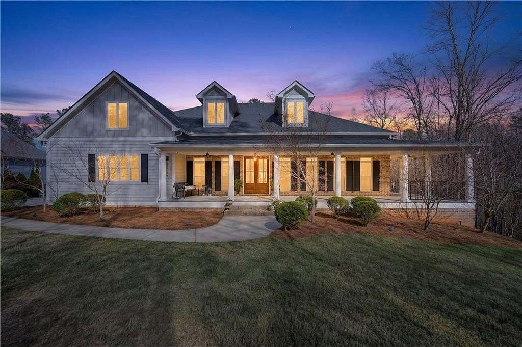 1.63 Acres of Land with Home for Sale in Fayetteville, Georgia