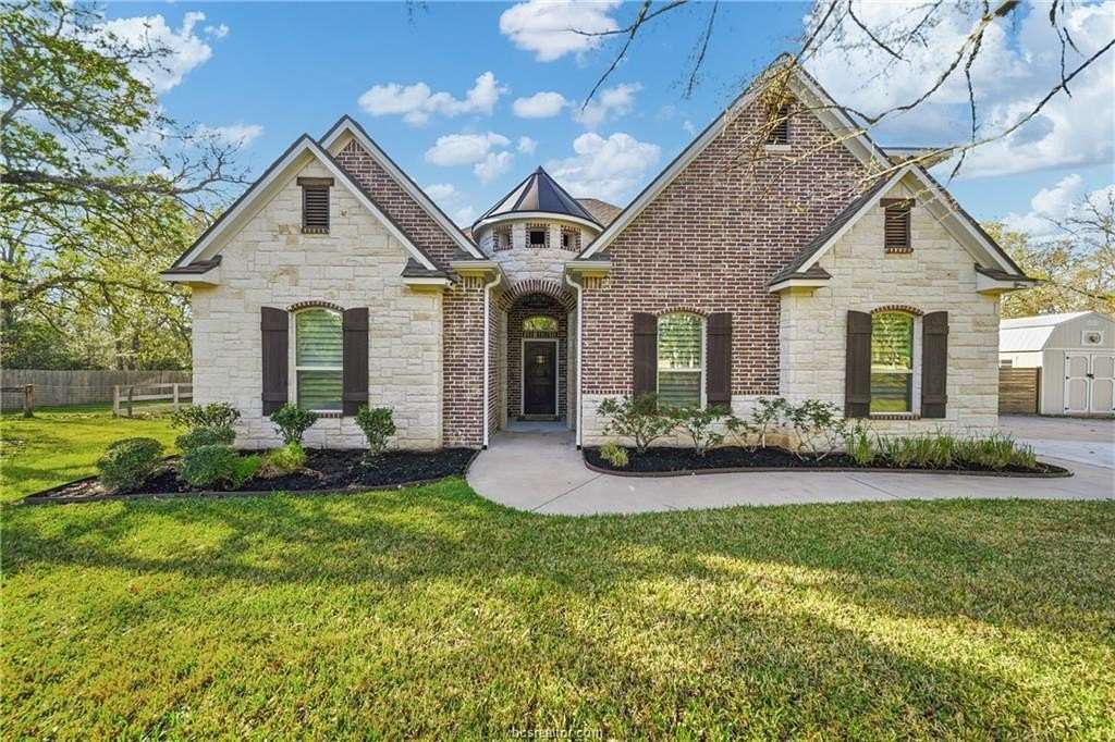 1.7 Acres of Land with Home for Sale in College Station, Texas