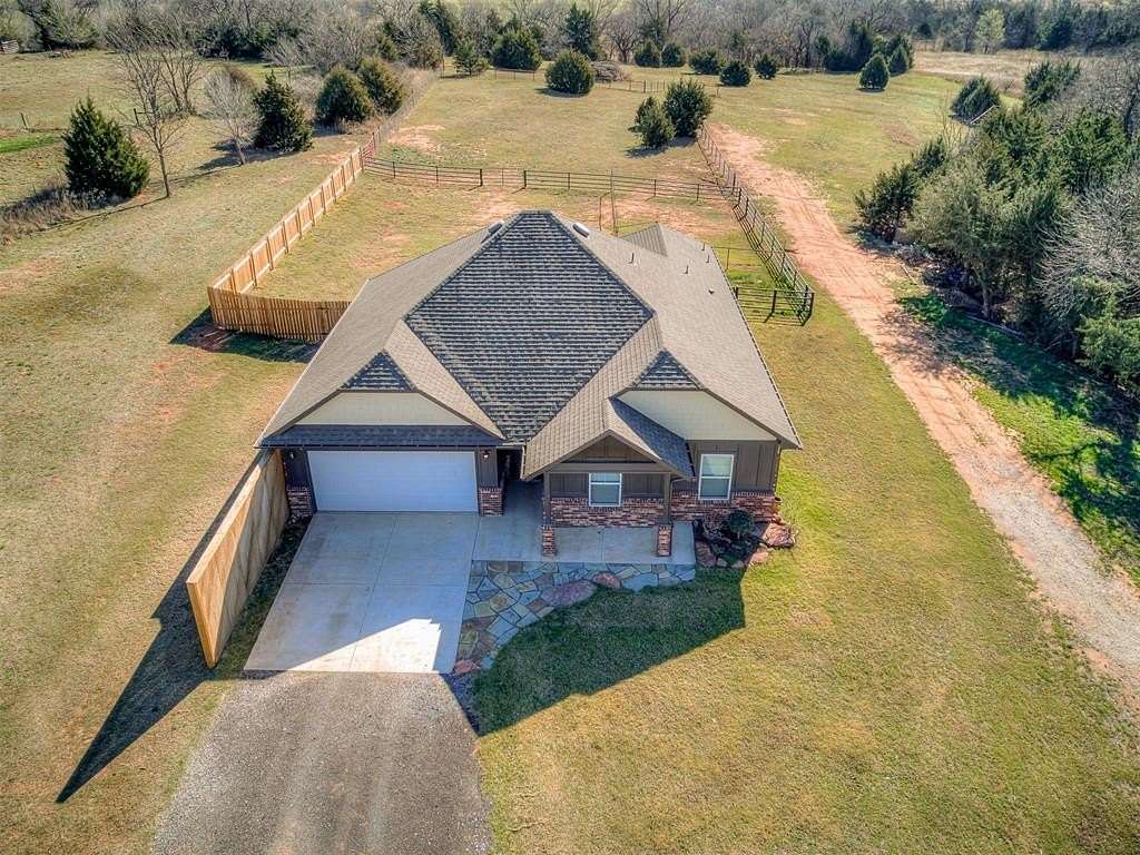 7.54 Acres of Land with Home for Sale in Guthrie, Oklahoma