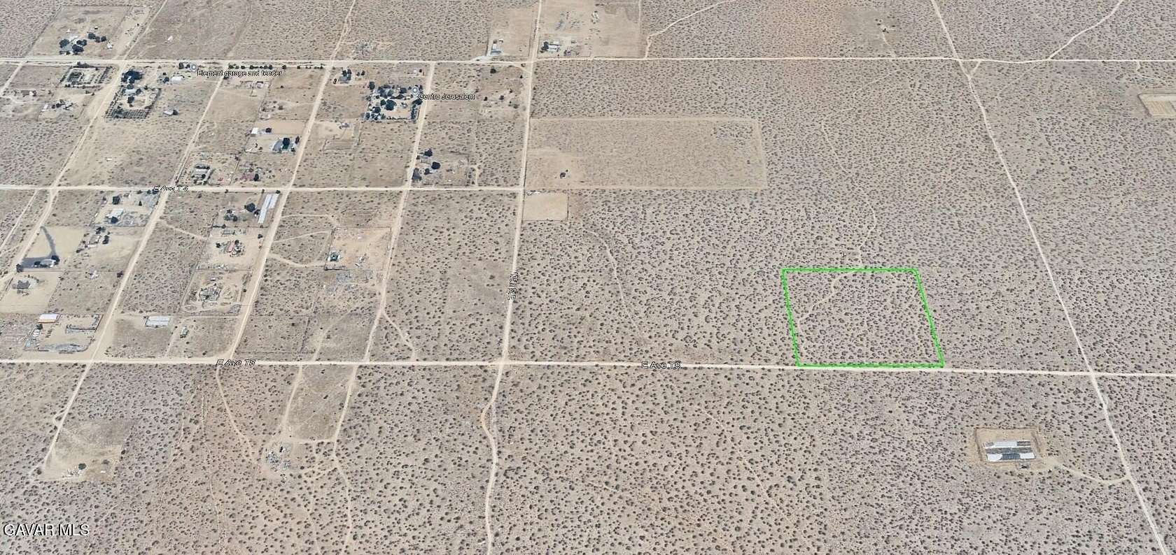 10.2 Acres of Land for Sale in Llano, California