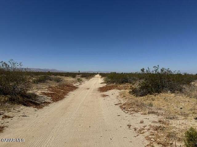 10.2 Acres of Land for Sale in Llano, California
