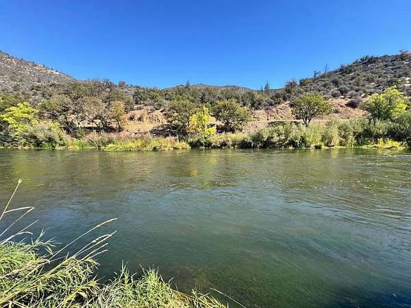 5.47 Acres of Residential Land for Sale in Yreka, California