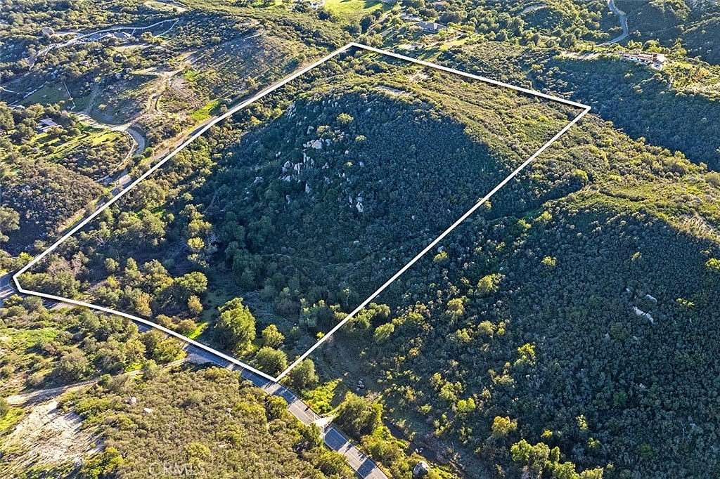 19 Acres of Agricultural Land for Sale in Murrieta, California