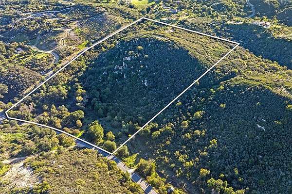 19 Acres of Agricultural Land for Sale in Murrieta, California