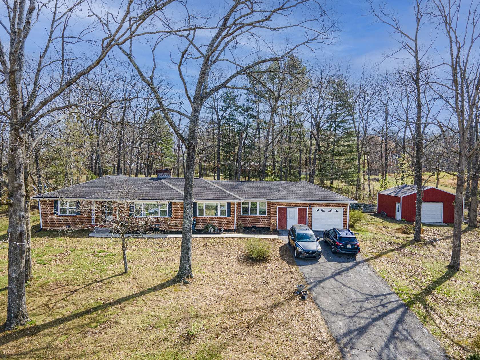 6 Acres of Land with Home for Sale in McMinnville, Tennessee