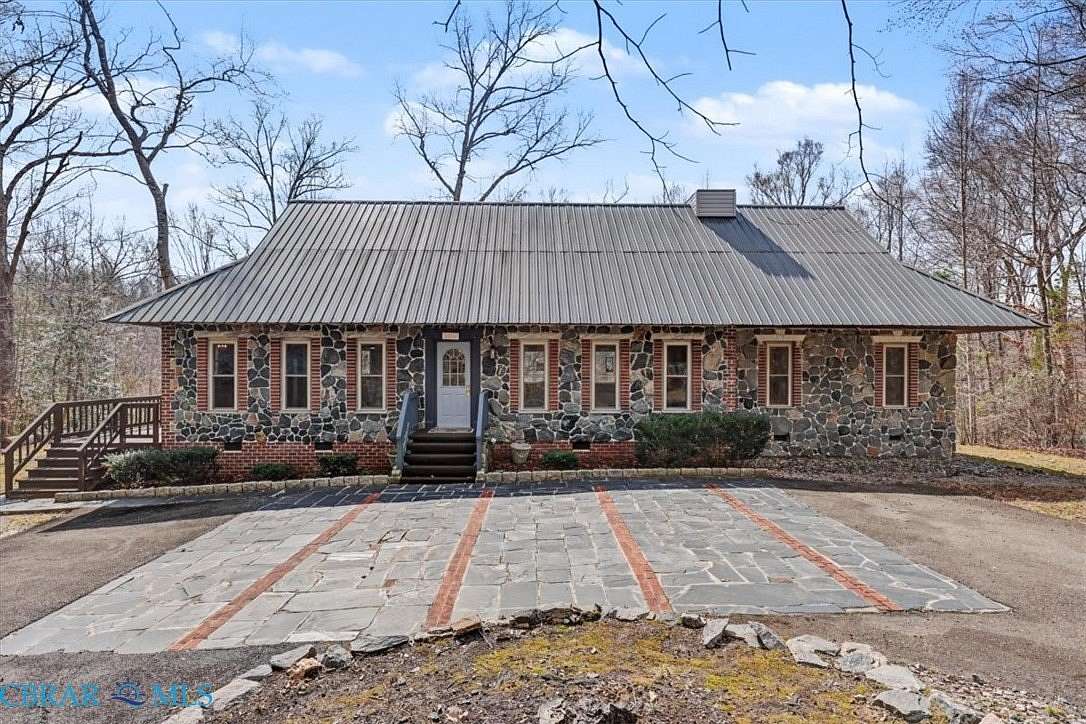 12 Acres of Recreational Land with Home for Sale in Quinton, Virginia