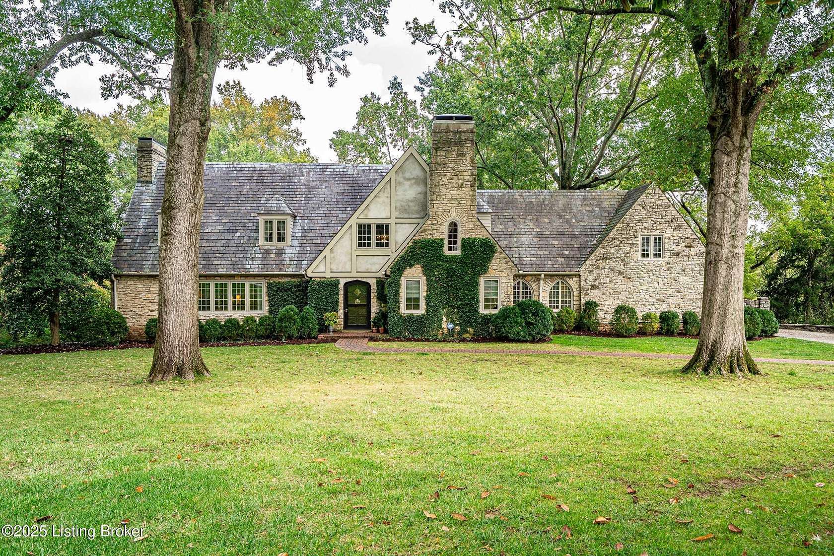 2.39 Acres of Land with Home for Sale in Louisville, Kentucky