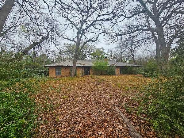 20.4 Acres of Land with Home for Sale in Palestine, Texas