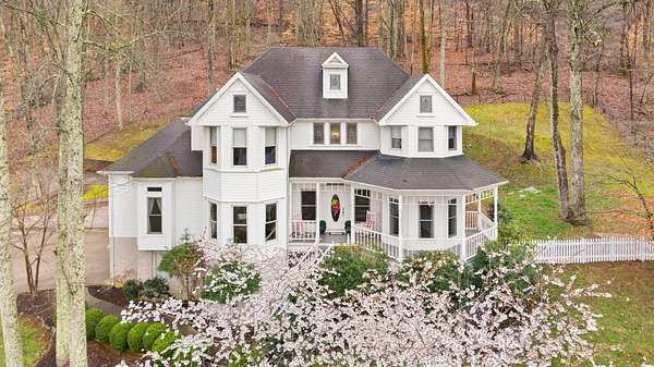 6 Acres of Land with Home for Sale in Somerset, Kentucky