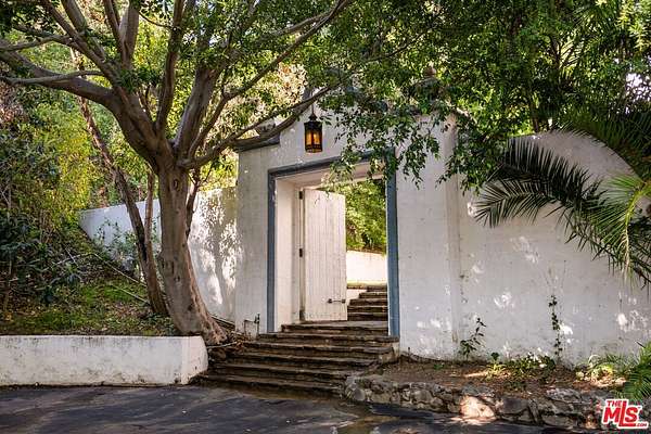 1.64 Acres of Land with Home for Sale in Los Angeles, California