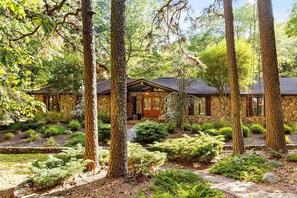 8 Acres of Improved Mixed-Use Land for Sale in Benton, Arkansas