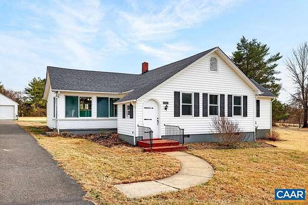2.28 Acres of Land with Home for Sale in Roseland, Virginia