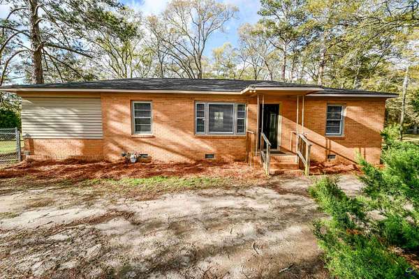 2.48 Acres of Land with Home for Lease in Bonaire, Georgia