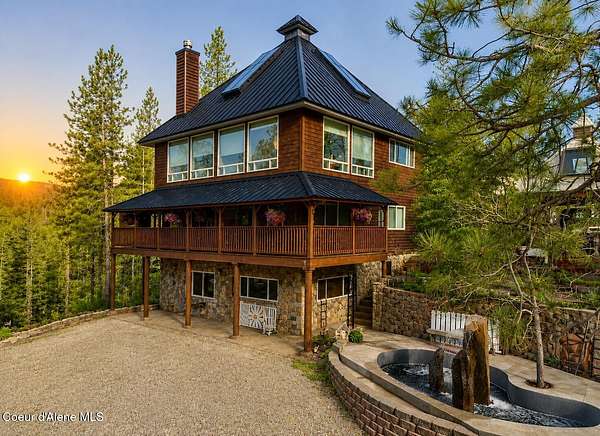 10 Acres of Land with Home for Sale in Pinehurst, Idaho