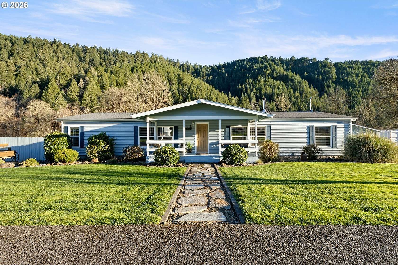 9.4 Acres of Land with Home for Sale in Myrtle Creek, Oregon