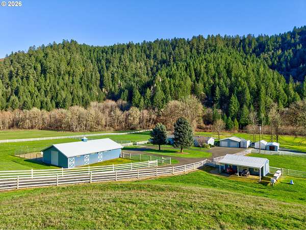 9.4 Acres of Land with Home for Sale in Myrtle Creek, Oregon