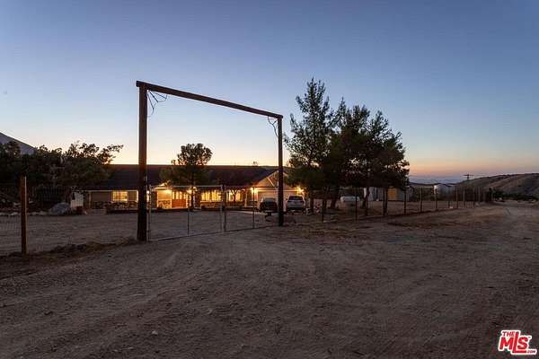 2.46 Acres of Land with Home for Sale in Pearblossom, California