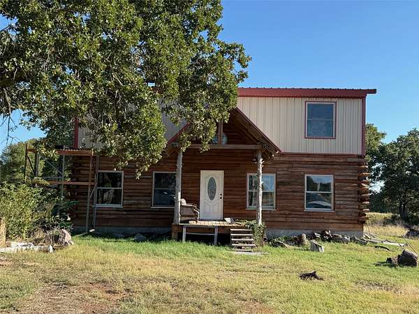 7 Acres of Land with Home for Sale in Reno, Texas