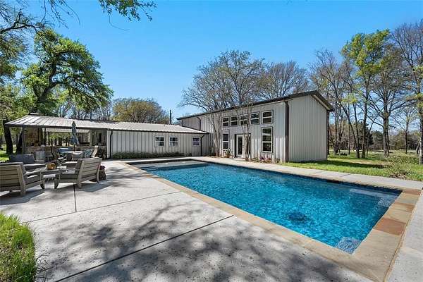 19.5 Acres of Land with Home for Sale in Groesbeck, Texas