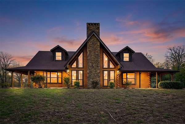 100 Acres of Recreational Land with Home for Sale in Edgewood, Texas