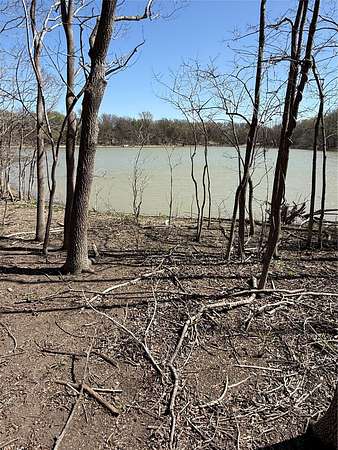 10 Acres of Land for Sale in Hillsboro, Texas