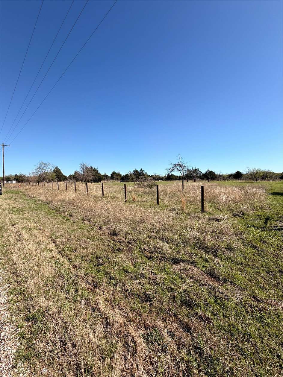 4.85 Acres of Residential Land for Sale in Kemp, Texas
