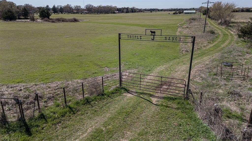 22.6 Acres of Land with Home for Sale in Telephone, Texas
