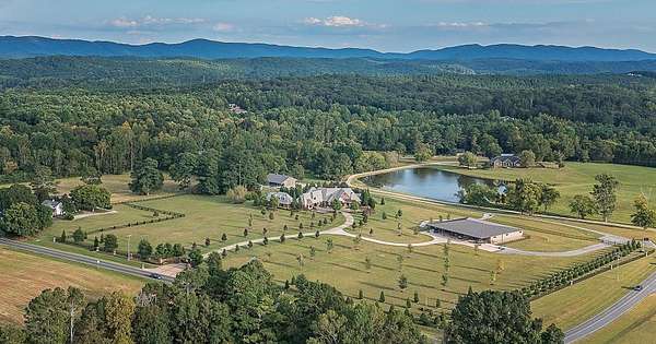 22 Acres of Land with Home for Sale in Rocky Face, Georgia
