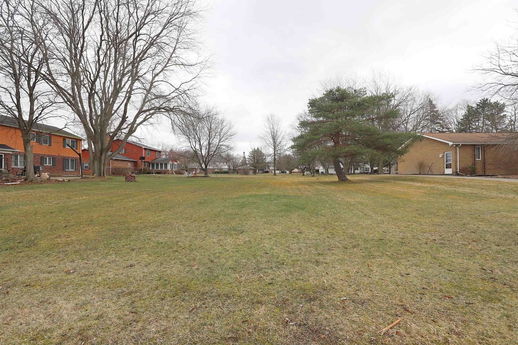 0.95 Acres of Residential Land for Sale in Flint, Michigan