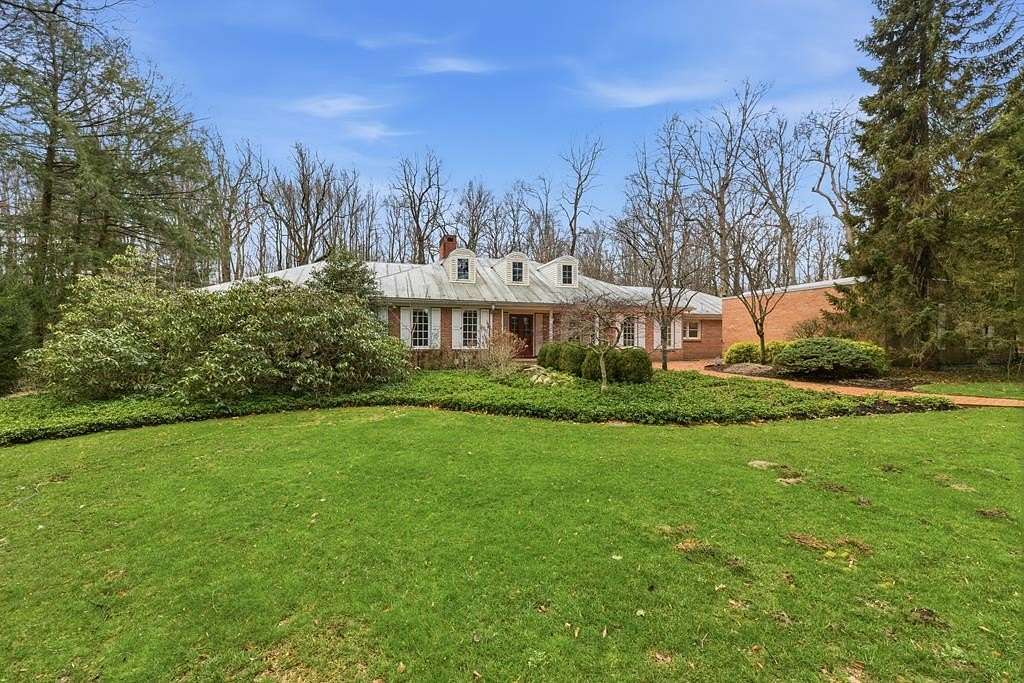 2.3 Acres of Land with Home for Sale in Mansfield, Ohio