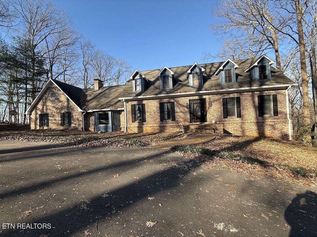 3.7 Acres of Land with Home for Sale in Oak Ridge, Tennessee