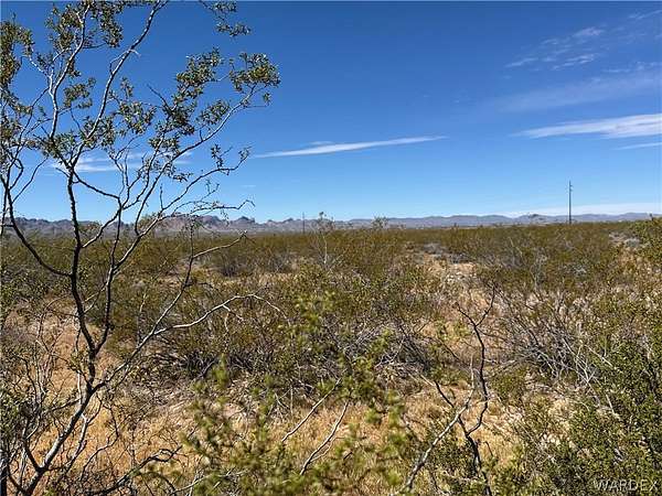 2 Acres of Residential Land for Sale in Golden Valley, Arizona