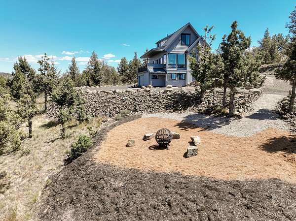 2 Acres of Land with Home for Sale in Prineville, Oregon