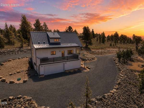 2 Acres of Land with Home for Sale in Prineville, Oregon