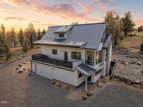 2 Acres of Land with Home for Sale in Prineville, Oregon