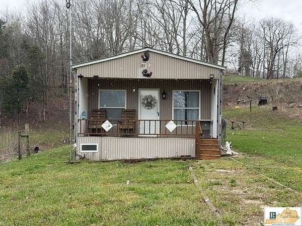 1.45 Acres of Land with Home for Sale in Tompkinsville, Kentucky
