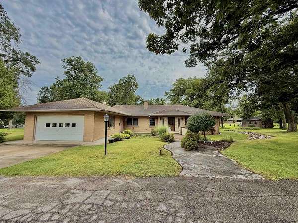 7.13 Acres of Land with Home for Sale in Independence, Iowa