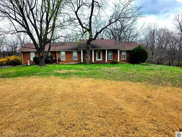 4 Acres of Land with Home for Sale in Hopkinsville, Kentucky